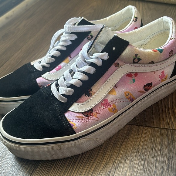 Disney100 VANS - Picture 5 of 9